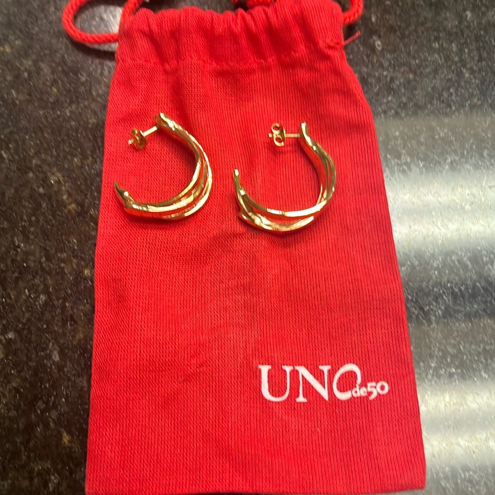 Uno de 50 Yellow Plated Earrings